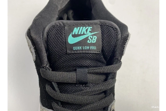 DUNK BQ6817-009 SB LOW PRO"ELEPHANT" NIKE 0212